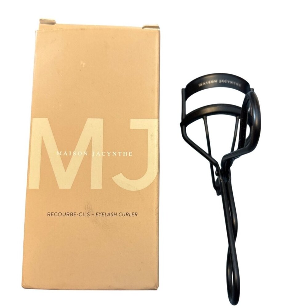 Maison Jacynthe Eyelash Curler With Broad Curve & Silicone Pads All Eye Shapes